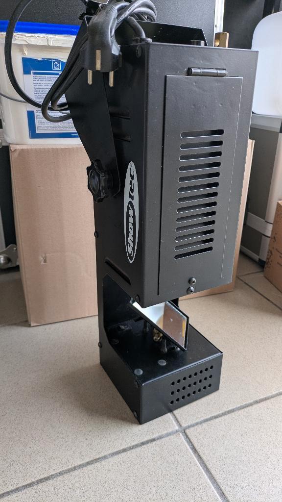 Showtec Wildmoon 100w Xenon, Musique & Instruments, Lumières & Lasers, Utilisé, Lumières, Commande sonore, Couleur, Enlèvement