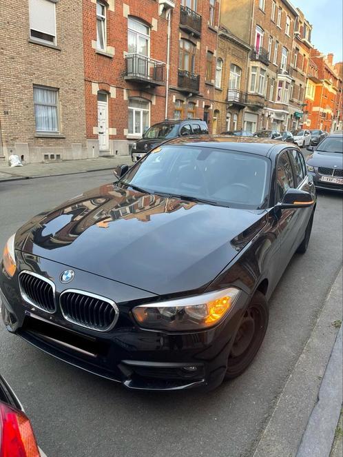 Serie une bmw 2016 essence pneu hiver et été entretien fait, Auto's, BMW, Bedrijf, Benzine, 5 deurs, Zwart, Zwart, Ophalen