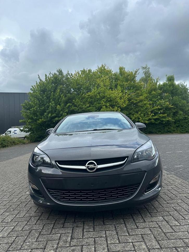 Opel Astra J 1.4i | Berline 2014 | AC BT Cruise Parfait état, Autos, Opel, Particulier, Astra, ABS, Airbags, Air conditionné, Bluetooth