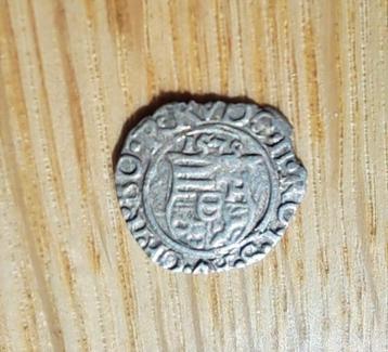 oud muntje Hongarije 1575 zilver beschikbaar voor biedingen