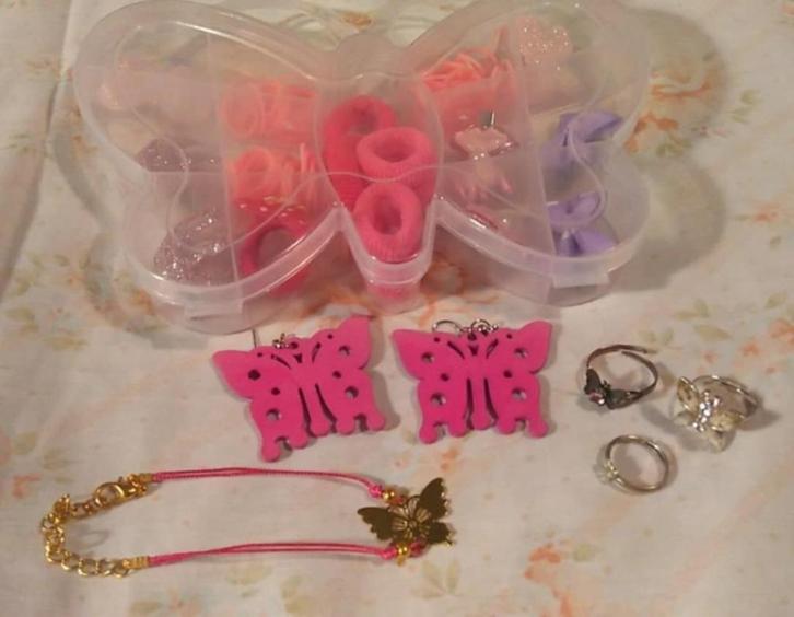 vlinder doosje met haarlintjes speldjes en vlinder juwelen, Handtassen en Accessoires, Kindersieraden, Ophalen of Verzenden