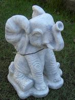 Standbeeld van een zittende olifant in gepatineerde steen., Tuin en Terras, Tuinbeelden, Ophalen, Nieuw, Steen, Dierenbeeld