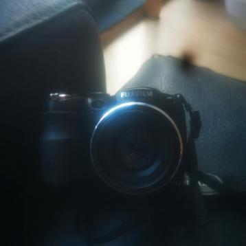 Fujifilm FinePix S1800