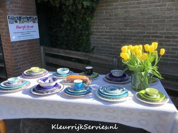 Tunesische borden en schalen, Kleurrijk Servies disponible aux enchères