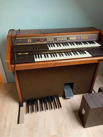 Mooi maar oud elektronisch orgel - werkt perfect beschikbaar voor biedingen