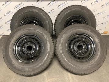 Velgen set + winterbanden van een Mercedes Sprinter beschikbaar voor biedingen
