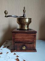 Antieke koffie molen., Antiek en Kunst, Ophalen