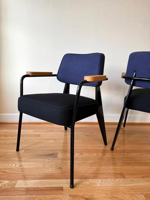 Jean Prouvé | chaise direction |  limited edition (2stuks), Maison & Meubles, Chaises de bureau, Comme neuf, Enlèvement