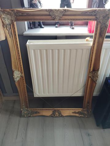 Verkoop een prachtig gouden frame in hout en gips. beschikbaar voor biedingen