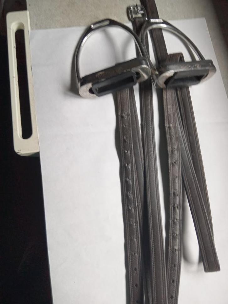 zadeldoek,getten , hoofdstel , stalband ,singel ,.stijgbeuge, Dieren en Toebehoren, Paarden en Pony's | Hoofdstellen en Tuigage