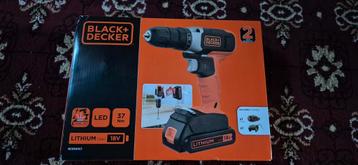 Black en decker schroefboormachine 18v nieuwe met batterij  beschikbaar voor biedingen