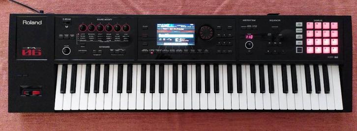 Roland FA-06, Muziek en Instrumenten, Synthesizers, Gebruikt, 61 toetsen, Roland, Met midi-aansluiting, Ophalen