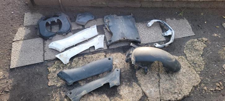 Peugeot Kisbee Streetzone kuipwerk, Fietsen en Brommers, Brommeronderdelen | Scooters, Peugeot, Frame, Ophalen of Verzenden