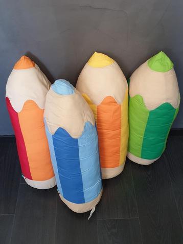 Wesco coussins crayons beschikbaar voor biedingen