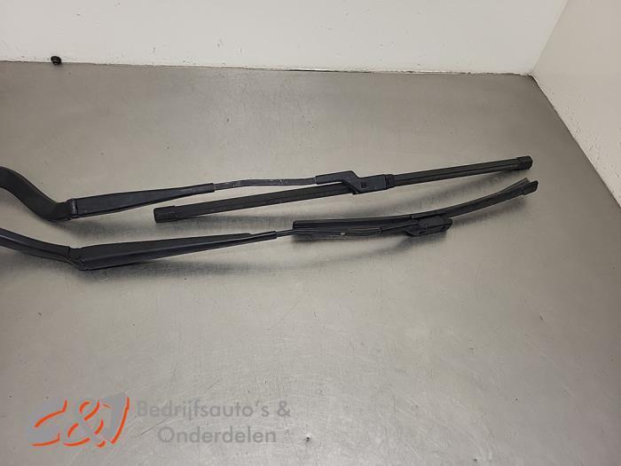 Kit de bras d'essuie-glace d'un Ford Ranger, Autos : Pièces & Accessoires, Vitres & Accessoires, Ford, Utilisé, 3 mois de garantie