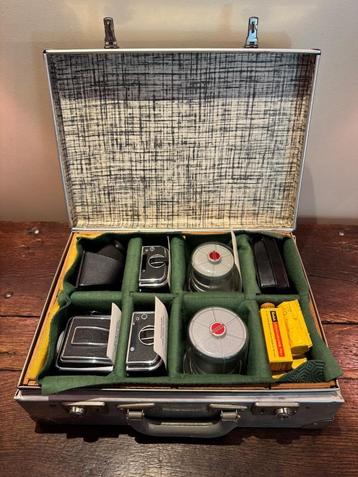 Hasselblad kist 1970 500C body lenzen magazijnen familiestuk beschikbaar voor biedingen