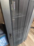 Serverrack 27U, Ophalen, Gebruikt, Geperforeerd, Geperforeerd
