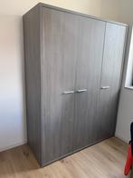 Kledingkast met 3 deuren voor kinderkamer - zeer goede staat, Ophalen, Gebruikt, Kast, 50 tot 70 cm