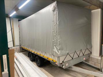 Gesloten aanhangwagen beschikbaar voor biedingen