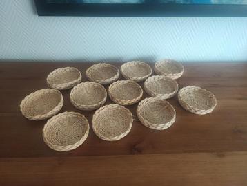 Rotan onderzetters 12 stuks beschikbaar voor biedingen