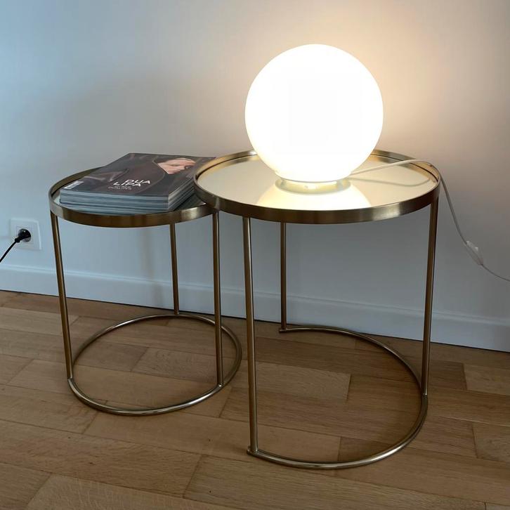 Tables gigognes dorées avec plateau en verre, Huis en Inrichting, Tafels | Bijzettafels, Zo goed als nieuw, Glas, Ophalen
