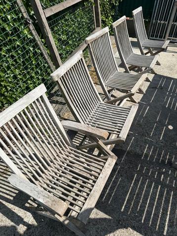 Stoelen beschikbaar voor biedingen