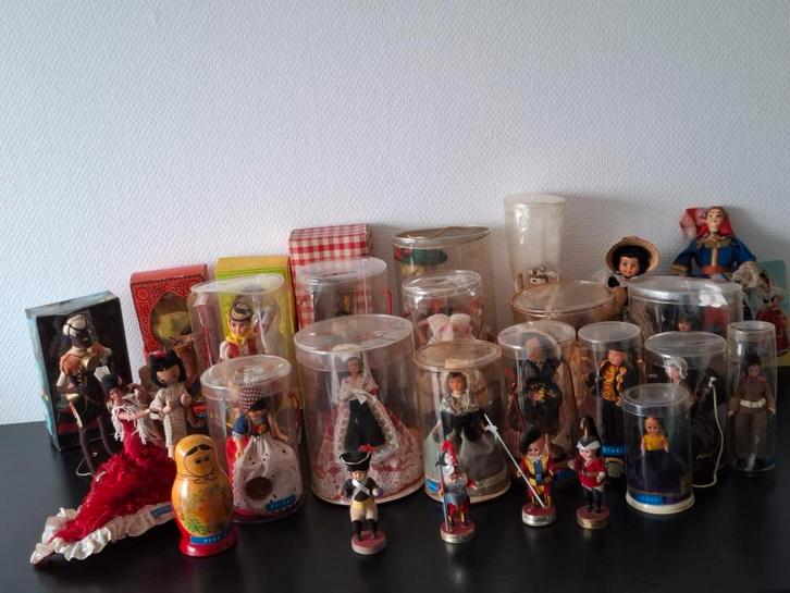 20 poupées  de collection vintage, Verzamelen, Poppen
