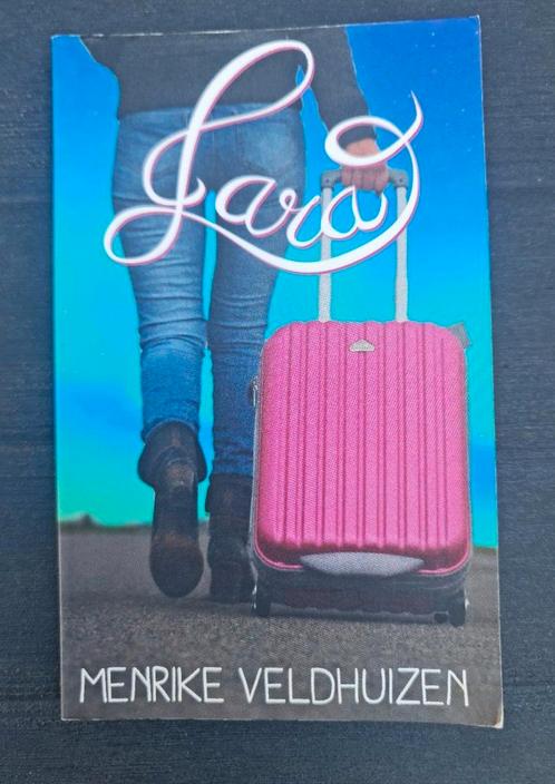 Boek : Lara / Menrike Veldhuizen, Boeken, Romans, Zo goed als nieuw, Ophalen of Verzenden
