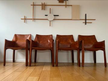 Vintage Cassina stoelen beschikbaar voor biedingen