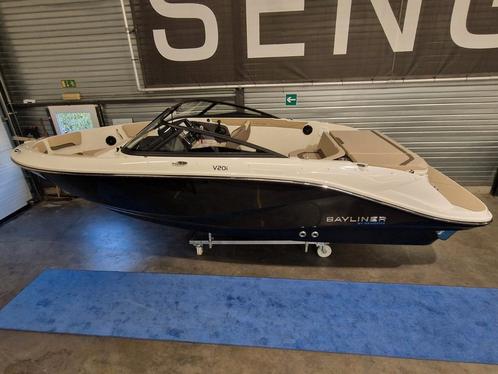 Primeur - Bayliner V20i - 4.5L 250pk - onyx black, Watersport en Boten, Speedboten, Zo goed als nieuw, 6 meter of meer, Benzine