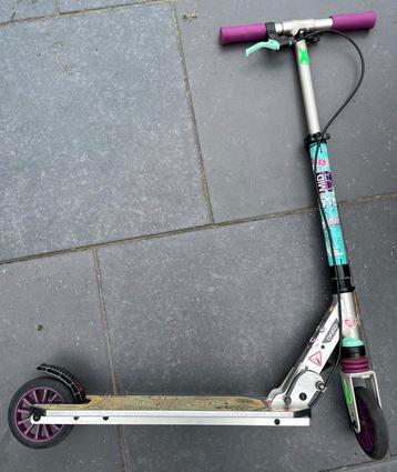 Kinderstep Mid 5 met vering en rem aan het stuur beschikbaar voor biedingen