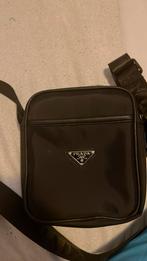 prada tasje te koop, Handtassen en Accessoires, Tassen | Schoudertassen, Ophalen