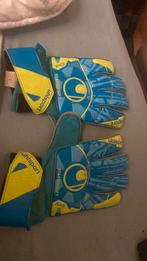 Keeper handschoenen blauw-geel maat 9. Zwart-wit Nike maat 8, Sports & Fitness, Football, Gants, Enlèvement, Utilisé