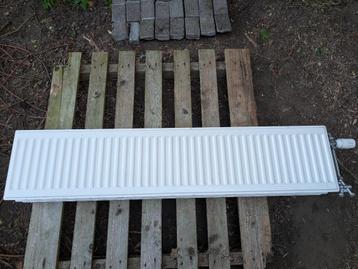 2 radiatoren B1405 X H300 X D145 incl Giacomini thermostaat beschikbaar voor biedingen