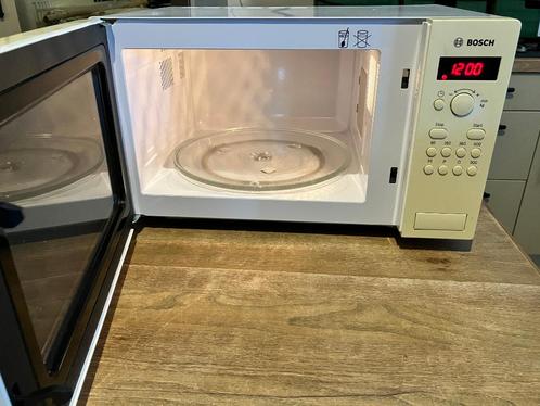 nette Bosch microwave 900 Watt , 25 L inhoud., Elektronische apparatuur, Microgolfovens, Zo goed als nieuw, Vrijstaand, Microgolfoven