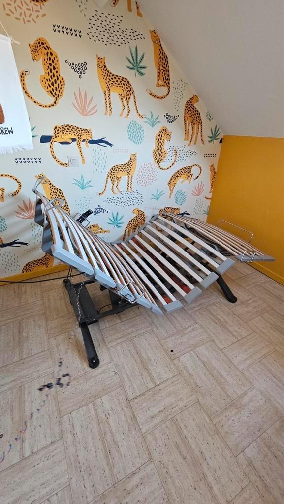 Swissflex automatische 1 persoons lattenbodem, werkt perfect, Huis en Inrichting, Slaapkamer | Bedden, Gebruikt, Ophalen