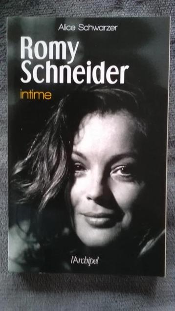 „Romy Schneider” Alice Schwarzer (2018) negen