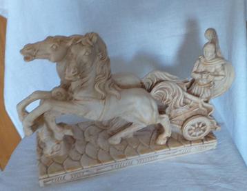 char romain avec 2 chevaux et gladiateur 