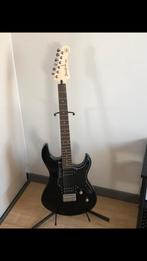 Elektrische gitaar, Muziek en Instrumenten, Ophalen, Zo goed als nieuw, Met versterker