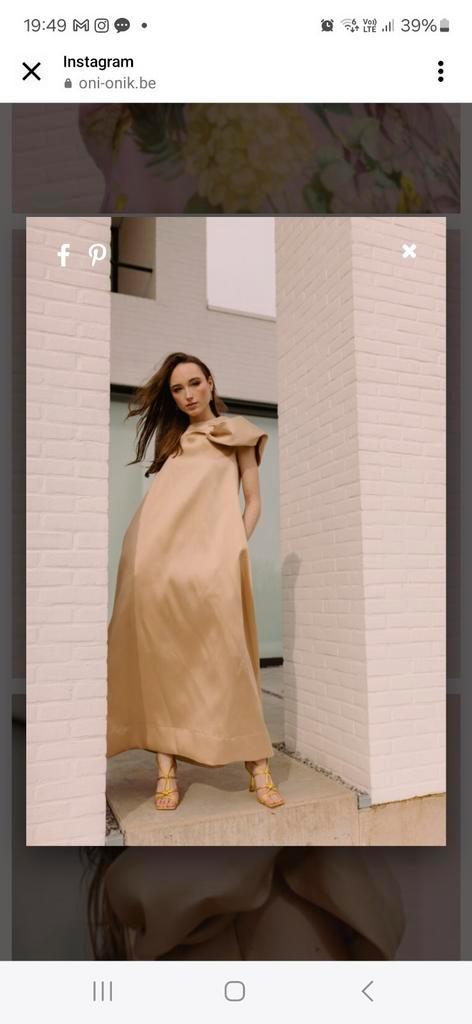 oni onik maat 42, Kleding | Dames, Trouwkleding en Trouwaccessoires, Zo goed als nieuw, Beige, Ophalen of Verzenden