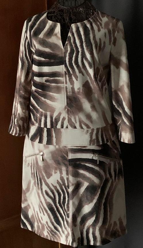 Caroline Biss 42 knappe jurk Nieuwstaat, Kleding | Dames, Jurken, Zo goed als nieuw, Maat 42/44 (L), Overige kleuren, Knielengte