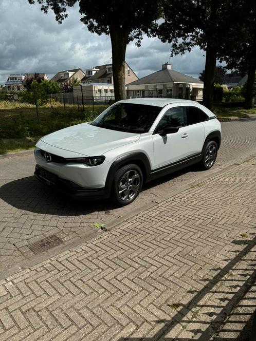 Mazda MX 30 presque neuve. 1er propriétaire 4800 km 2021, Autos, Mazda, Particulier, MX-30, 4x4, ABS, Caméra de recul, Phares directionnels