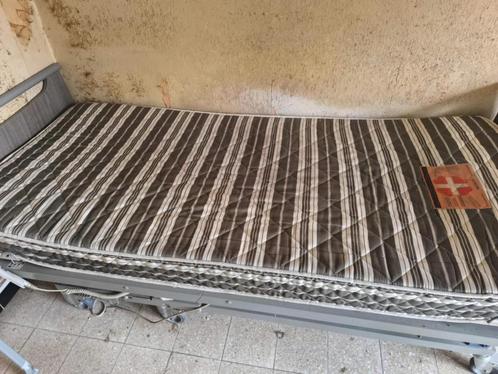 lit médicalisé d'occasion avec matelas, Diversen, Verpleegmiddelen, Zo goed als nieuw, Ophalen