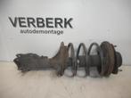 VEERPOOT RECHTS VOOR Volvo S40 (VS) (01-1995/12-2004), Gebruikt, Volvo