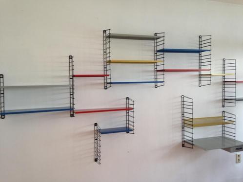 Tomado wandrek set met 13 planken, draadnet mand en bureau, Huis en Inrichting, Kasten | Wandmeubels, Gebruikt, 150 tot 200 cm