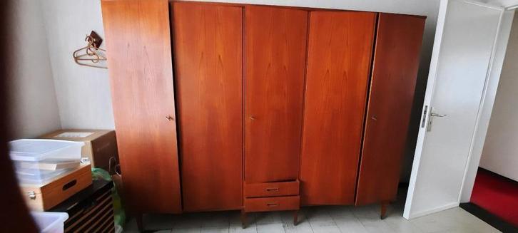 Grote houten kleerkast – 5 deuren met hang- en leggedeelte, Huis en Inrichting, Kasten | Kleerkasten, Gebruikt, Met lade(s), Met deur(en)