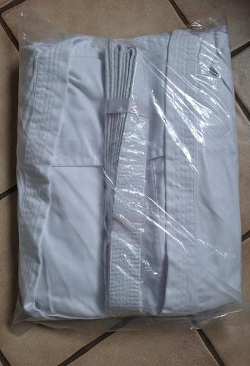 Kimono kumite 190 cm beschikbaar voor biedingen