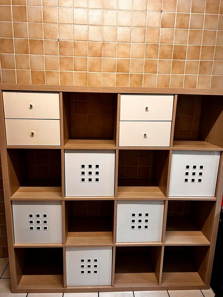 Kallax kast 4x4, Huis en Inrichting, Kasten | Wandmeubels, Gebruikt, 100 tot 150 cm, Minder dan 150 cm, Overige houtsoorten, Ophalen
