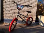 Btwin kinderfiets BMX VOOR KINDEREN 16" GRIJS 5-7 JAAR, Fietsen en Brommers, Fietsen | Crossfietsen en BMX, Ophalen, Staal, Voetsteunen