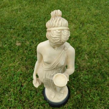 Albasten beeld Vrouw Godin met kruik 65 cm beschikbaar voor biedingen